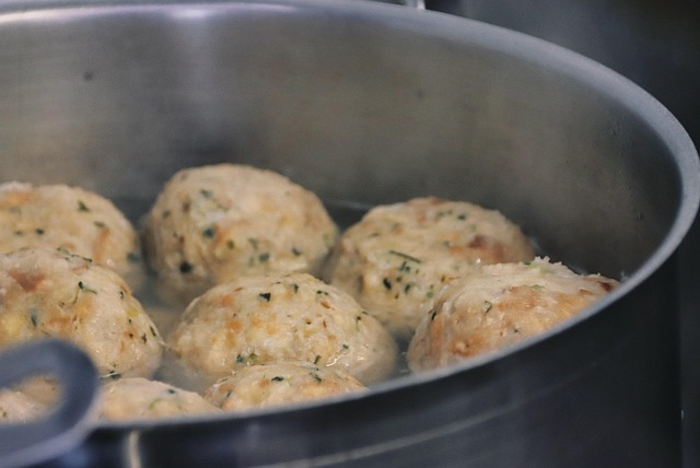 Semmelknödel mit Braten